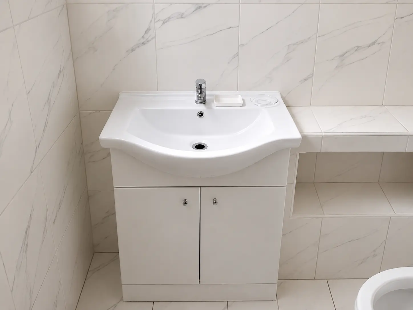 Bathroom deep-clean detail